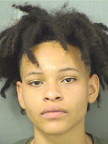  SABRINA AZPIAZU Photo For  SABRINA AZPIAZU