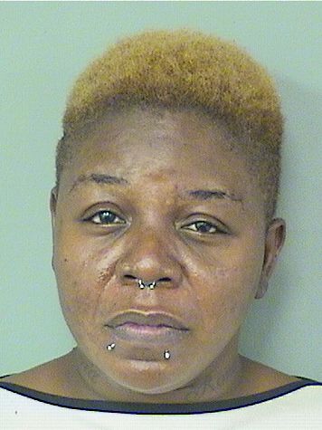  TACA TAQUEENA OLIVER Photo