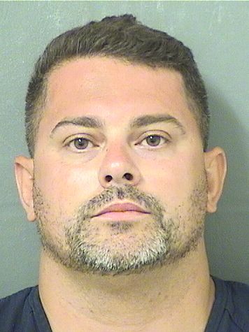  VINICUS FERNANDES ROSADO Photo For  VINICUS FERNANDES ROSADO