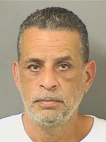  WILBERTO LARRIUZ Photo