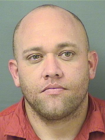  OLIVER ANTUNEZ Photo