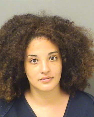  ANDREINA SIMET Photo