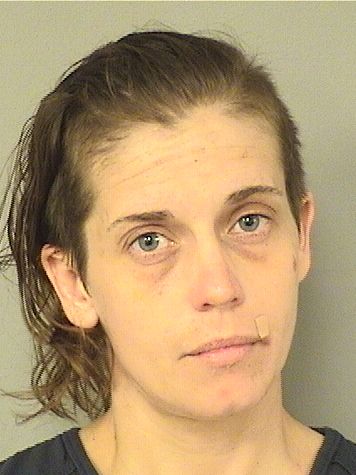  DANIELLE SMITH Photo