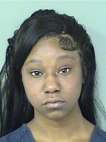  SELENA MALLARY BUTEAU Photo